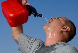 Minum Bensin Karena Tiru Tokoh Super di Film Transformer