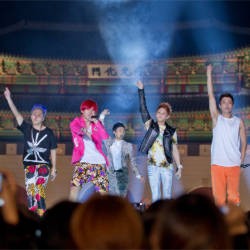 Konser Dadakan BEAST Dipadati 4 Ribu Fans