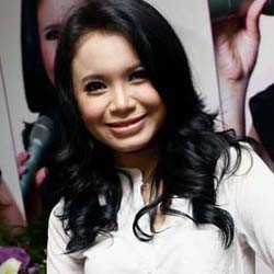 Bulan Ramadan, Rossa Sibuk Promo Album Baru