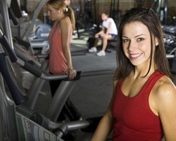 7 Dari 10 Wanita Merasa Harus Berdandan Sebelum Olahraga di Gym