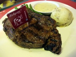 Camp Baru Holycow! Steakhouse Hadir di Kelapa Gading