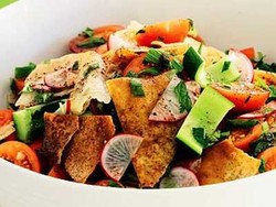 Salad Roti yang Krenyes Segar