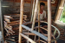 Pengrajin Rotan di Pekanbaru Kebanjiran Pesanan Keranjang Parsel 