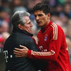 Heynckes Bela Gomez dari Kritik