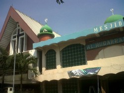 Masjid & Gereja yang Bertetangga di Priok Saling Membantu 