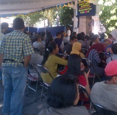  Tukar Uang Baru, Warga Solo Mulai Padati Kantor BI