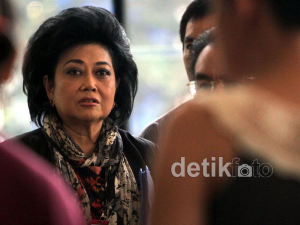 Hartati Murdaya Kembali Diperiksa KPK Hartati Murdaya Kembali Diperiksa KPK