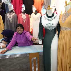 Gaya Pakaiannya Heboh di Mangga Dua, Ashanty Lirik Dunia Bisnis