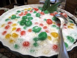 Putri Mandi, Bola-bola Cantik Terendam Kuah Santan