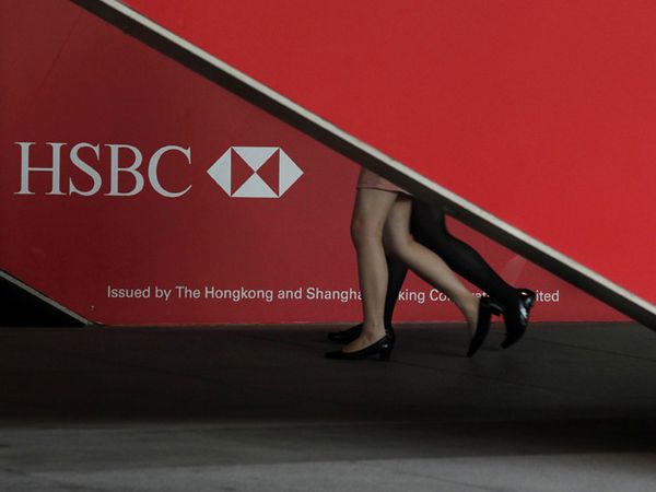 Didera Skandal, Keuntungan HSBC Susut