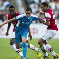 Diimbangi Klub Hong Kong, Wenger Akui Pertahanan Arsenal Lemah