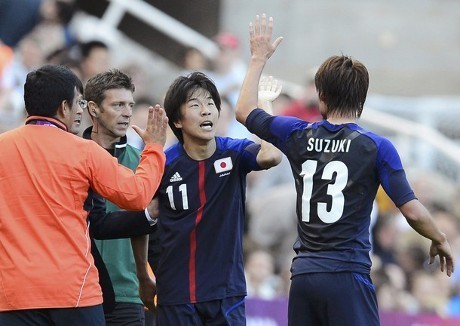 Gol Telat Nagai Loloskan Jepang