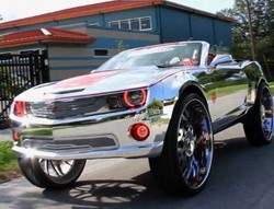 Chevy Camaro dengan Pelek Krom 32 Inci!