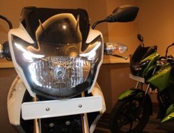 Mencicipi TVS Apache RTR 160