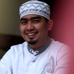 Solmed Sang Ustad Selebriti