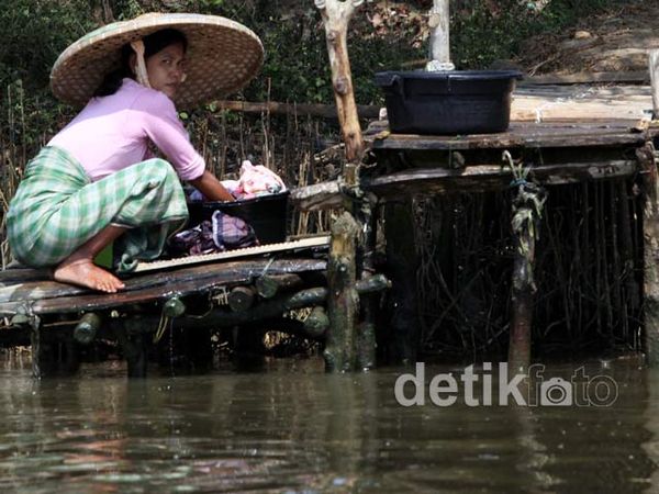 Mengintip Kehidupan Warga Muara Gembong