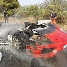 Mobil Ferrari Ever Banega Habis Terbakar