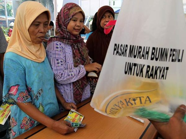 Ribuan Warga Padati Pasar Murah PLN