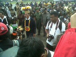 Resmikan PLTA di Wamena, Rombongan Dahlan Iskan Berhati-Hati Bertemu Babi 