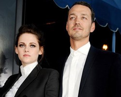 Selingkuh dengan Kristen Stewart, Rupert Sanders Masih Pakai Cincin Kawin 
