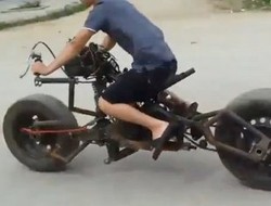Motor Batman dari Besi Tua