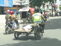 Side Job Pak Polisi?