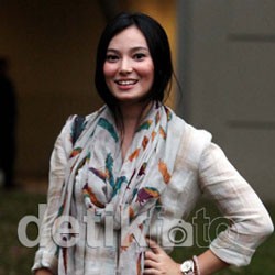 Bergaya Casual, Asmirandah Makin Cantik
