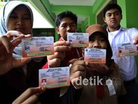 Kartu Gratis Wajib Belajar 12 Tahun Diluncurkan