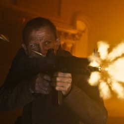 James Bond Kembali dari Kematian di Trailer Terbaru Skyfall 