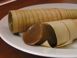 Melingkar Cantik si Kue Celorot