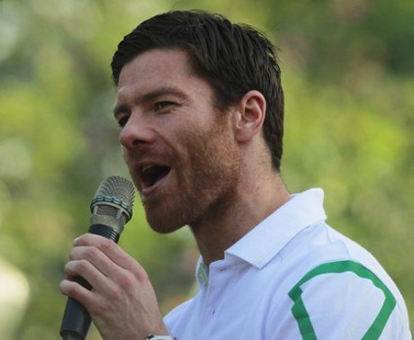 Xabi & Casillas Ternyata Juga Jago Main Baseball