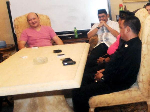 Ari Sigit Buat Partai