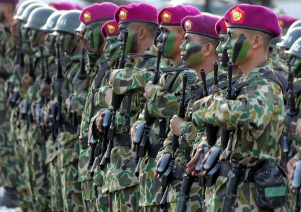 50 Siswa Dikmaba Resmi Sandang Baret Ungu