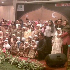 Artis Asal Bandung Buka Bersama Bareng Anak Yatim