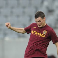 Adam Johnson Diminta Tampil Lebih Baik Musim Depan