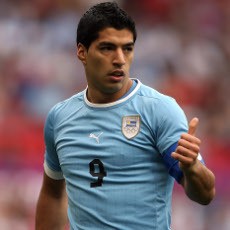 Cavani: Suarez Siap Hukum Fans Inggris Raya