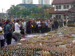 25.000 Botol Miras & 182.400 Petasan Dimusnahkan