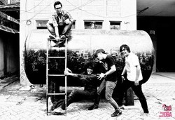 Gitaris Drive Ibaratkan Driven by Animals Seperti Kedai Kopi