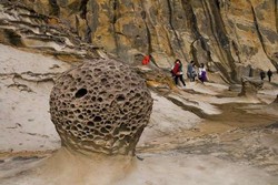 6 Taman Batu Paling Unik di Dunia