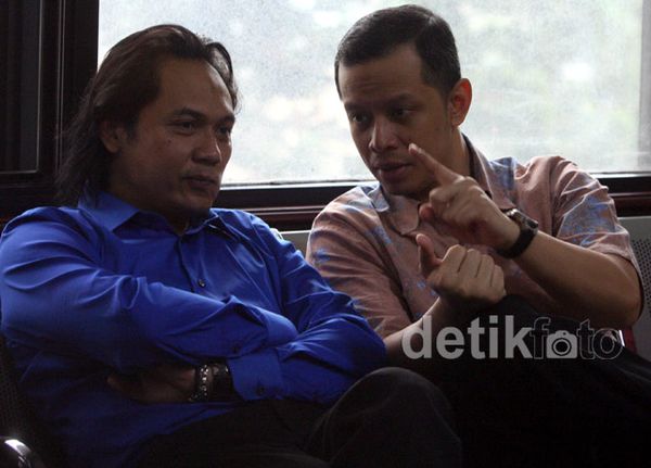 Dhana Menunggu Sidang