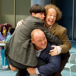 Komedi Slapstick dengan Setting Lebih Modern di The Three Stooges