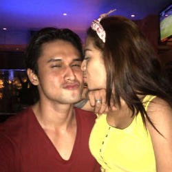 Foto Mesra Cinta Penelope & Indra Brugman Beredar!