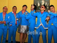 Gaya Nyentrik Project Pop