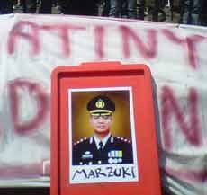 Ratusan Buruh Tuntut Kapolres Sidoarjo Dicopot