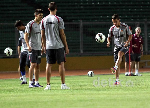 Valencia Jajal Rumput GBK