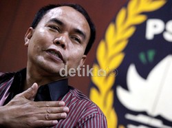 Momen bersatunya para pemain di dalam satu Tim Nasional, menjadi awal yang sangat bagus. Demi Indonesia, jangan lagi kita semua terkotak-kotak ujar Bernhard.