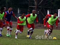 Pemain ISL-IPL Bersatu Lawan Valencia