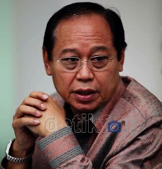 Suryadharma Soroti Posisi Menpera Djan Faridz