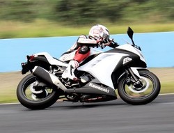 Ngetes Ninja di Sentul, 155 Km/Jam Masih Anteng