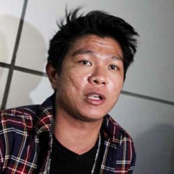 Kemeja Kotak-kotak Andhika eks Kangen Band